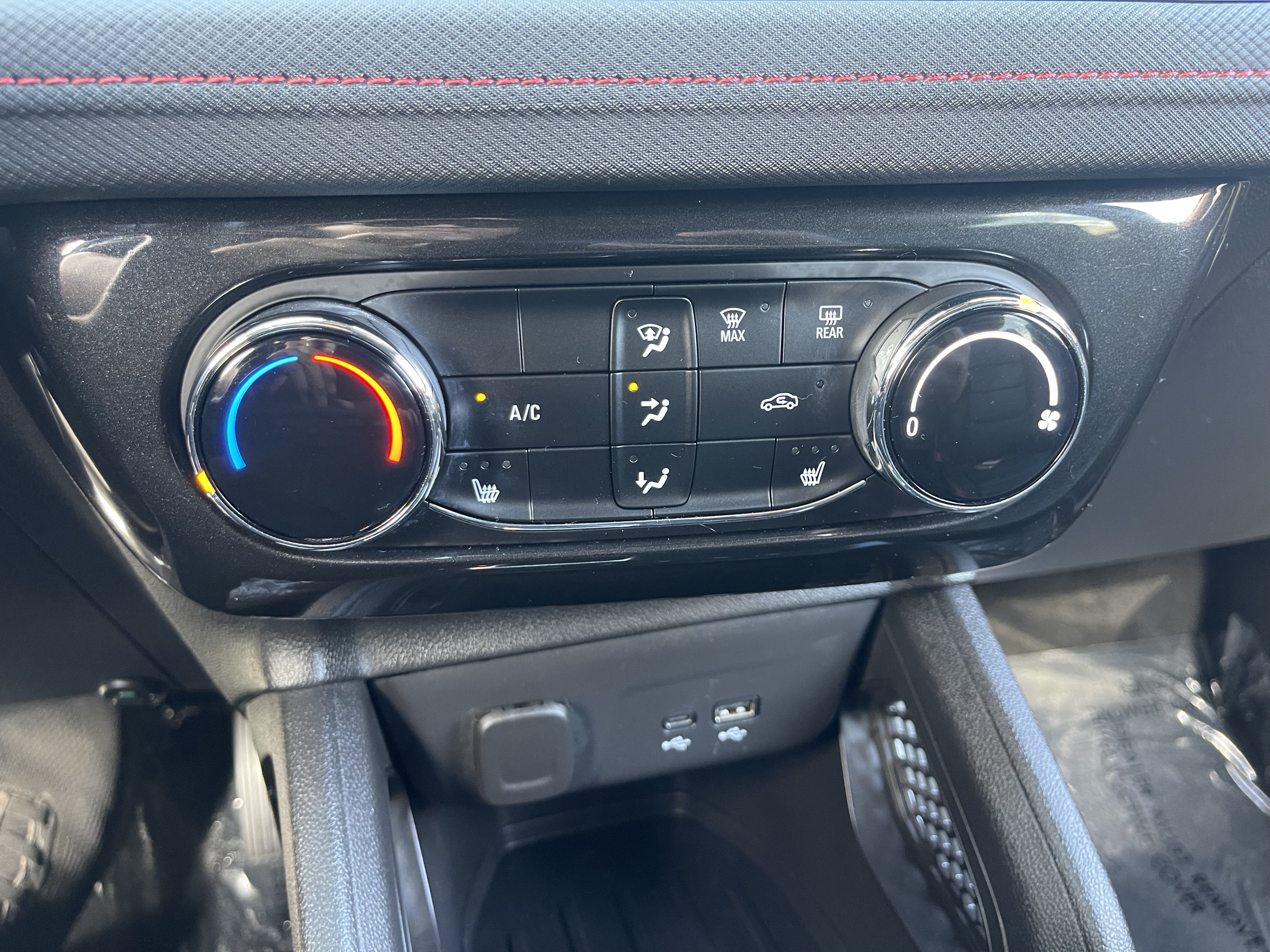 Used 2025 Chevrolet TrailBlazer RS FWD image 29