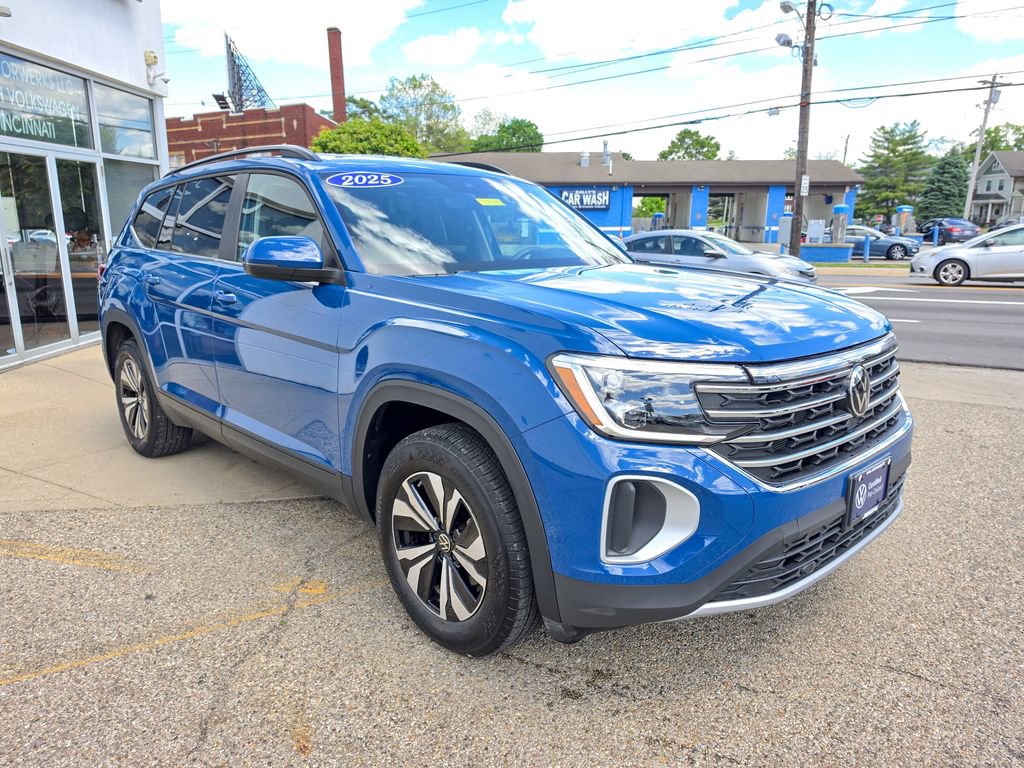 Certified 2025 Volkswagen Atlas SE FWD image 7