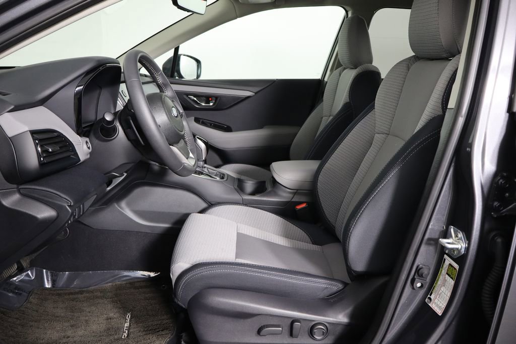 Used 2025 Subaru Outback Premium AWD/4WD image 14