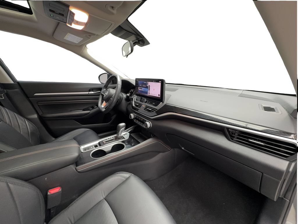 Used 2023 Nissan Altima 2.5 SR w/ SR Premium Package AWD/4WD image 32