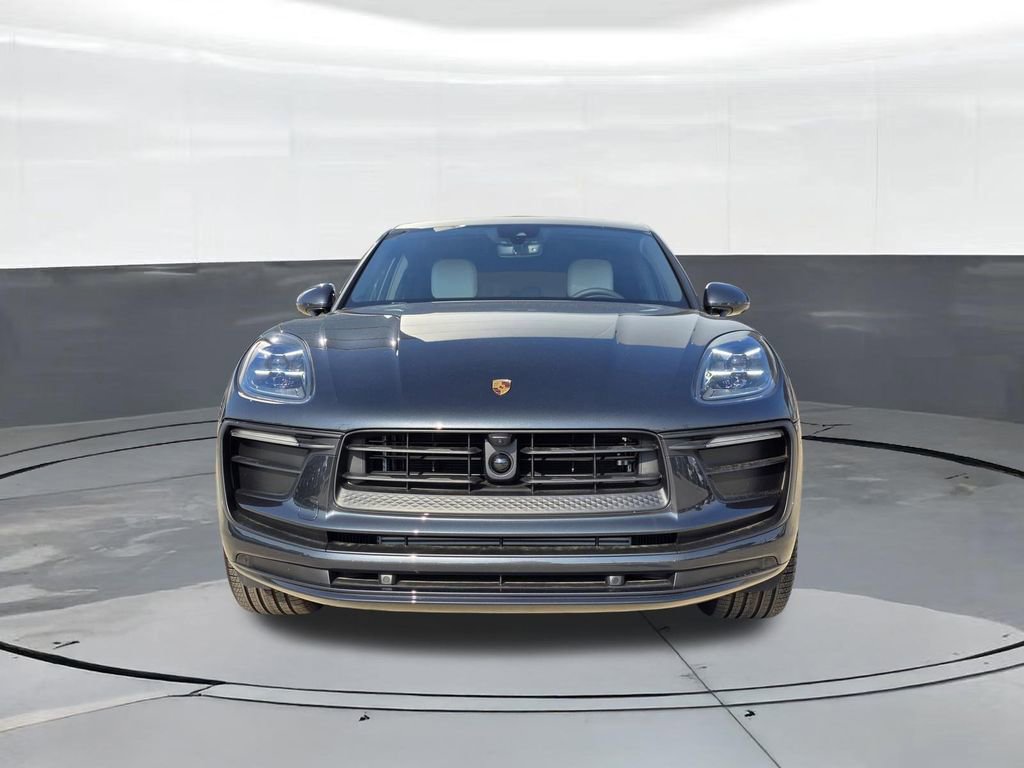 Used 2025 Porsche Macan AWD/4WD image 9