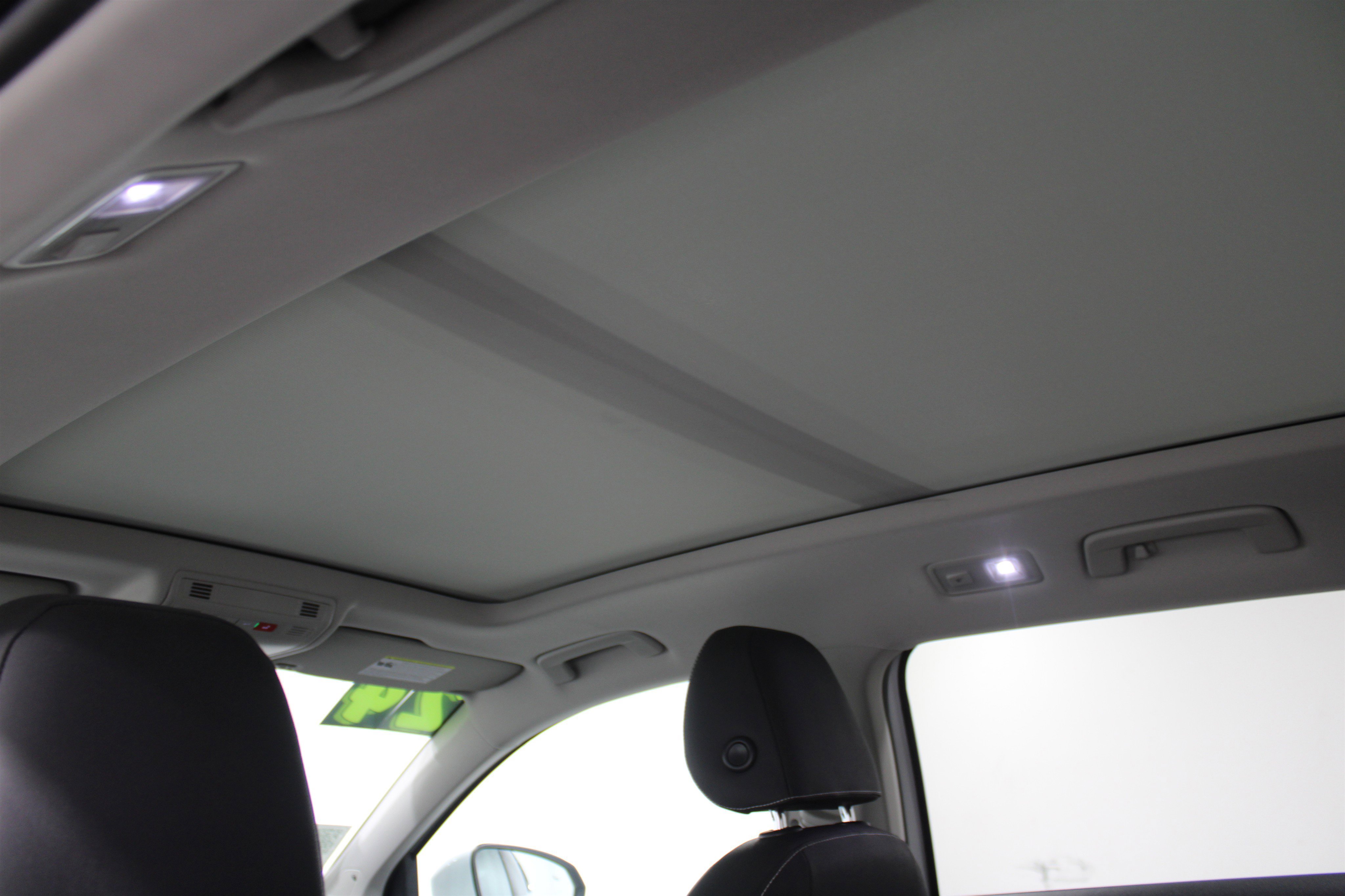 Used 2024 Volkswagen Taos SEL image 21