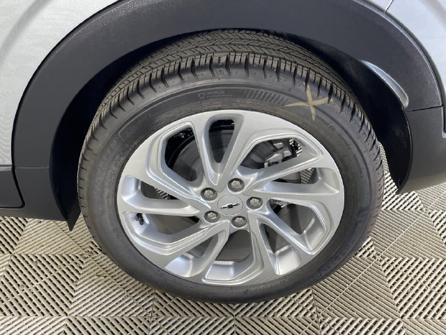 New 2027 Chevrolet Bolt LT w/ Comfort Package FWD image 15