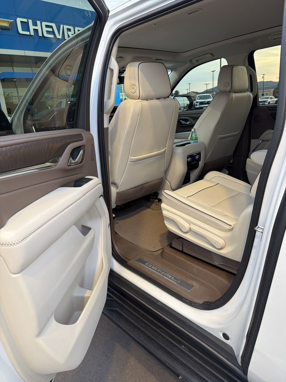 Used 2023 GMC Yukon XL Denali image 25