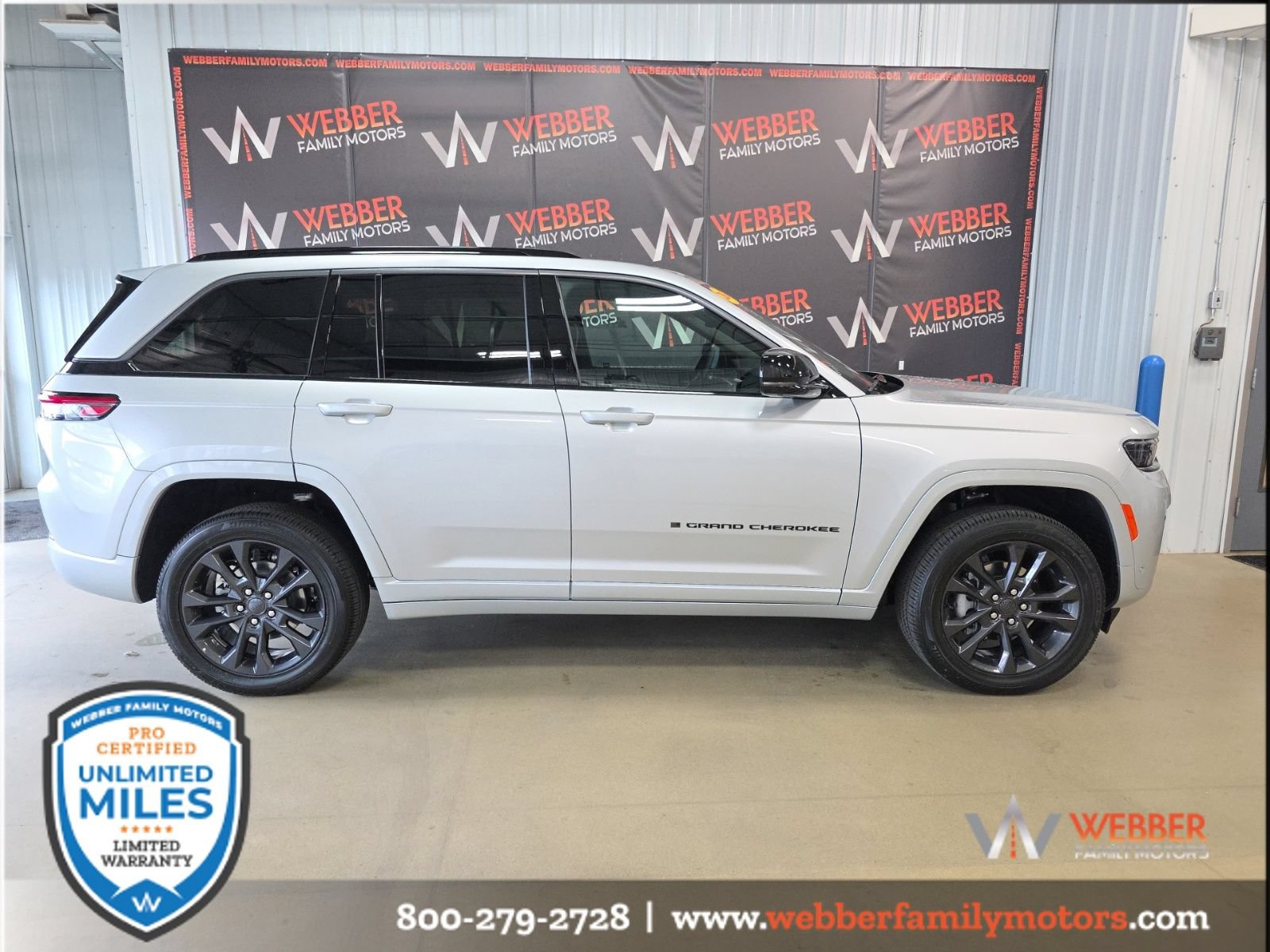 New 2026 Jeep Grand Cherokee Limited AWD/4WD image 3