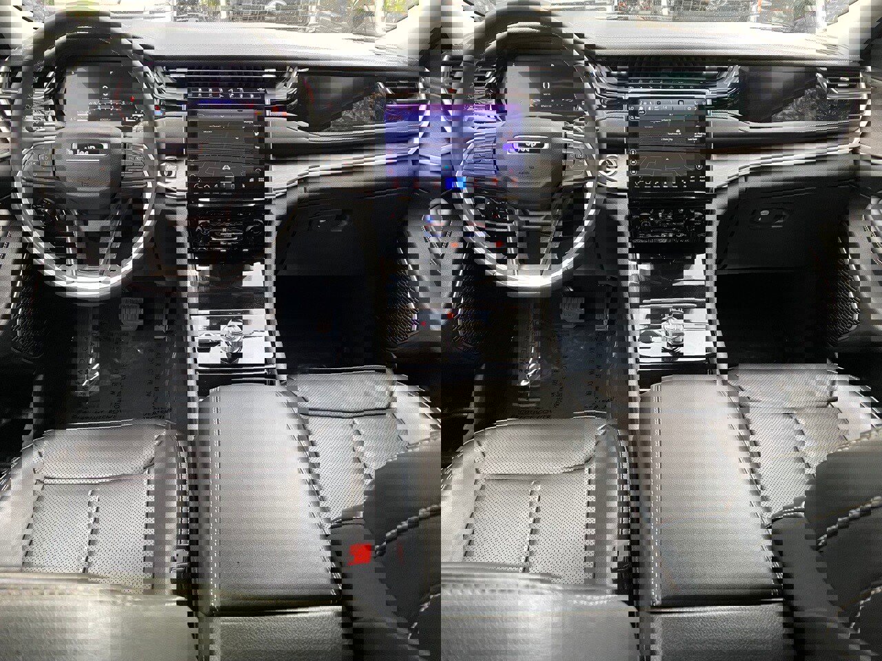 Used 2023 Jeep Grand Cherokee L Limited w/ Luxury Tech Group II image 17