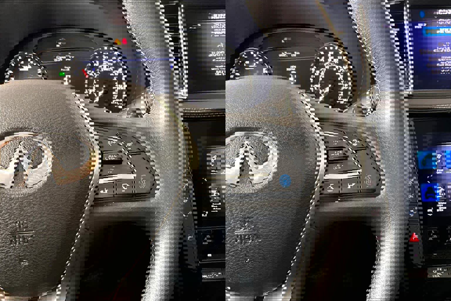 Used 2022 INFINITI QX50 Luxe image 22