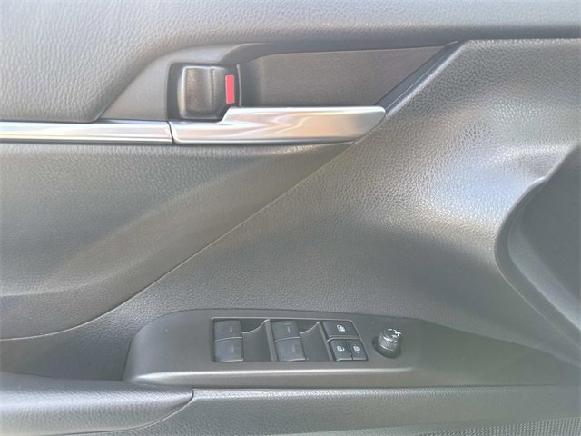 Used 2021 Toyota Camry XSE image 17