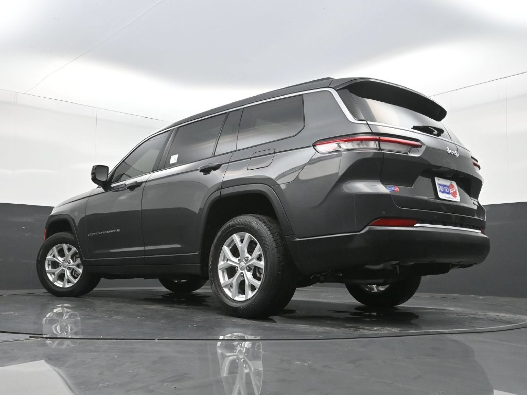 Used 2023 Jeep Grand Cherokee L Limited RWD image 32