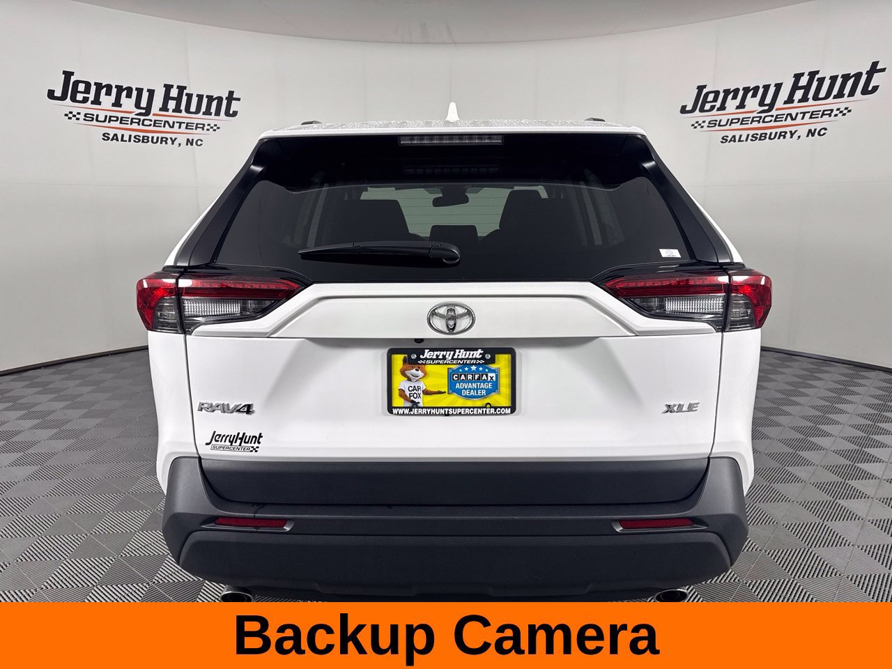 Used 2025 Toyota RAV4 XLE w/ Convenience Package FWD image 8
