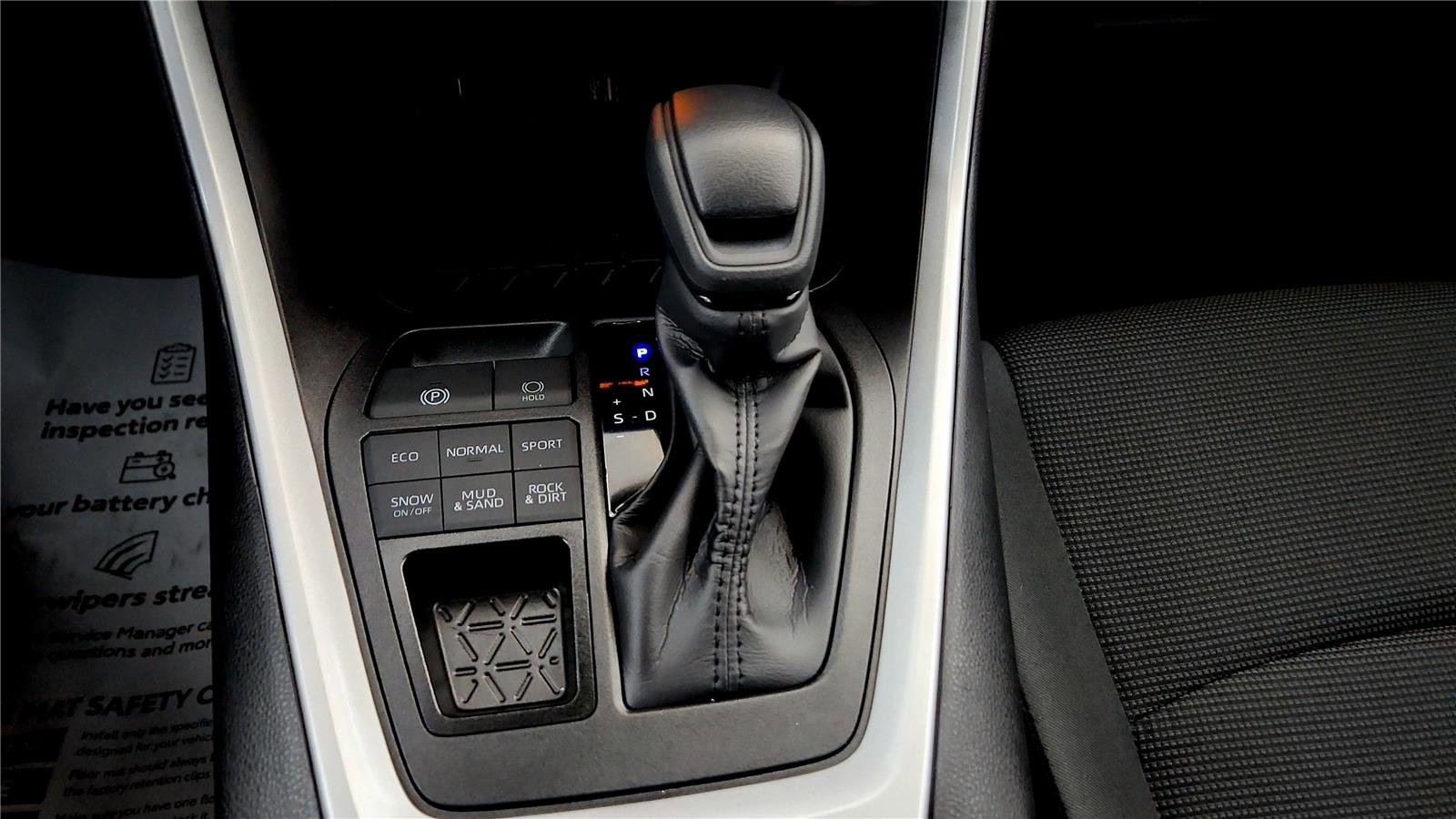 Certified 2025 Toyota RAV4 LE image 28