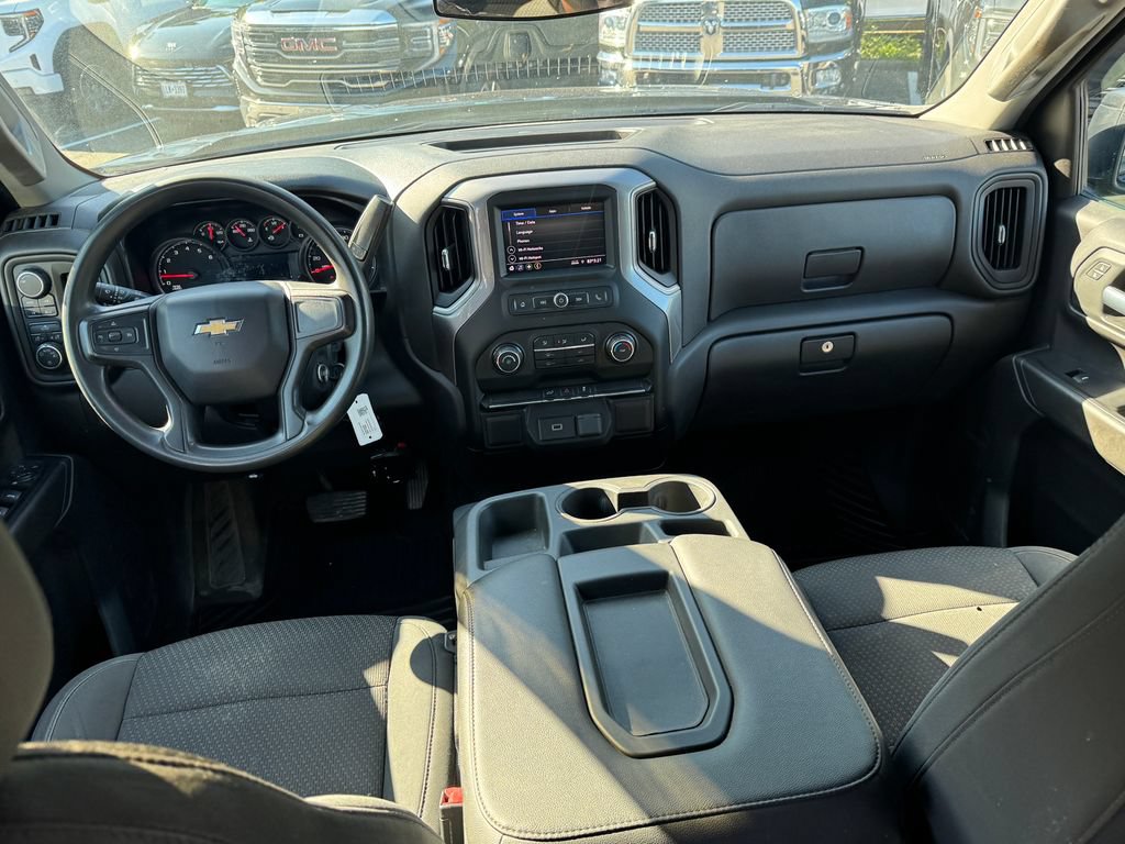 Used 2020 Chevrolet Silverado 1500 Custom w/ Custom Value Package AWD/4WD image 12