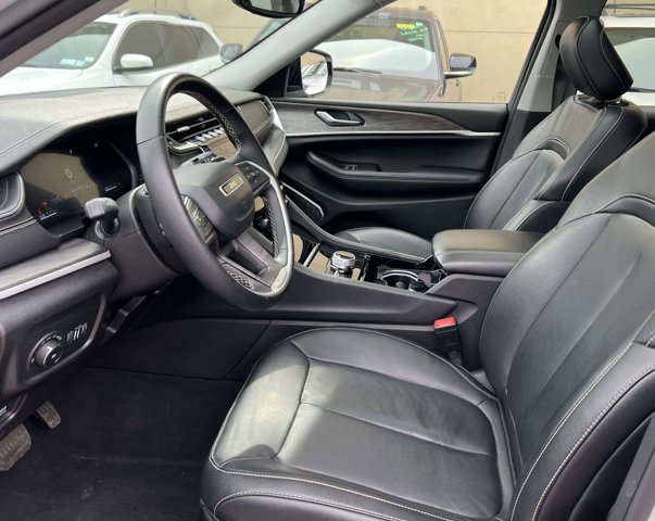 Used 2022 Jeep Grand Cherokee L Limited image 14