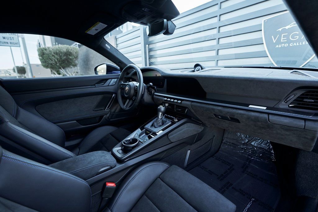 Used 2026 Porsche 911 GT3 w/ Weissach Package RWD image 43
