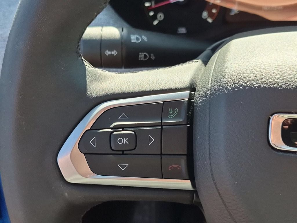 Certified 2025 Jeep Compass Latitude AWD/4WD image 14