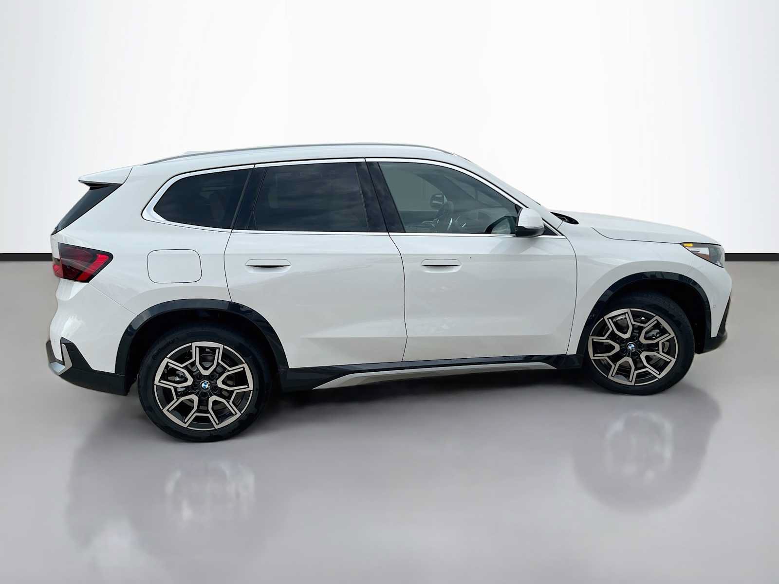 New 2027 BMW X1 xDrive28i AWD/4WD image 7