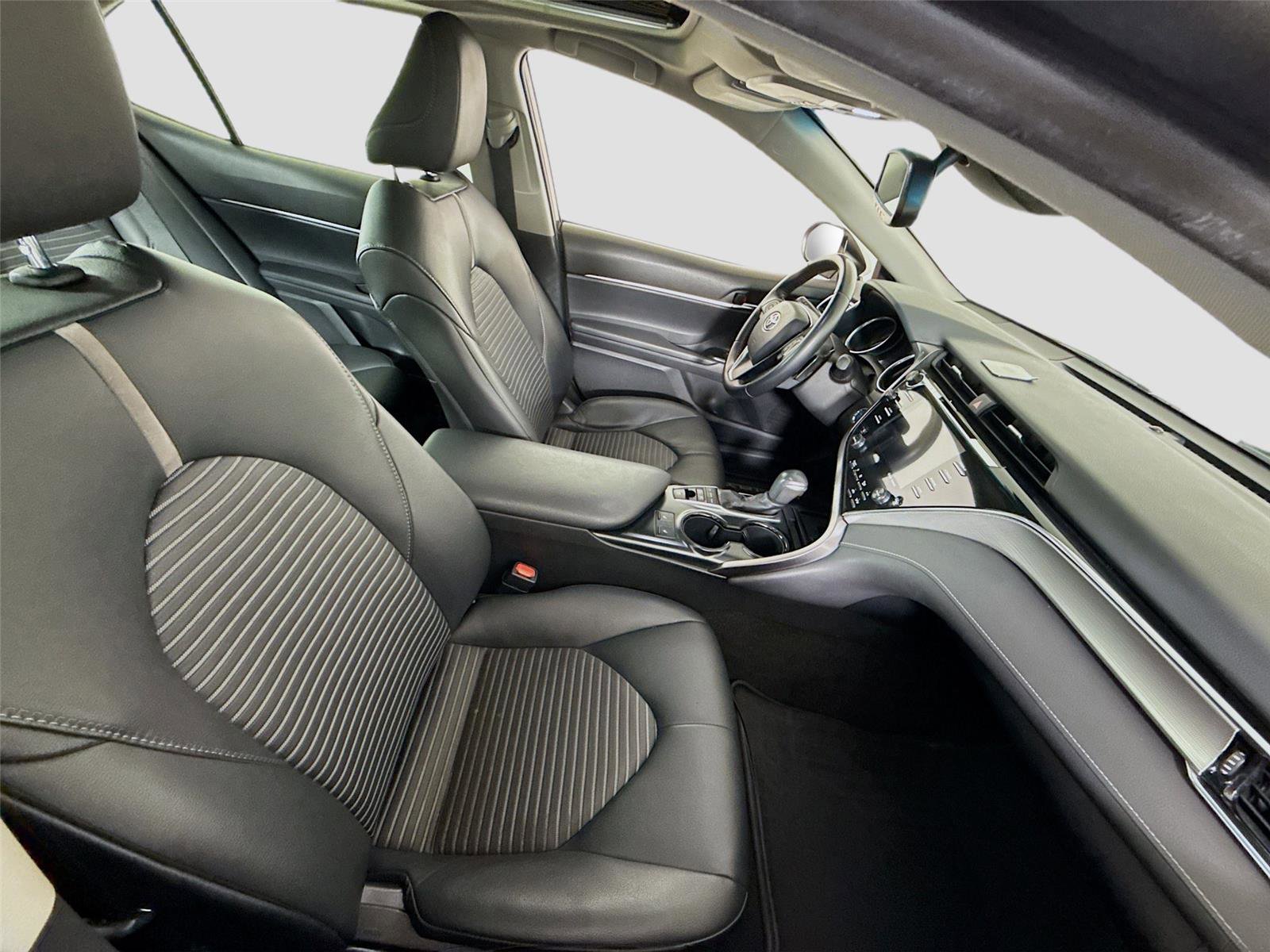 Used 2018 Toyota Camry SE w/ Audio Package FWD image 20