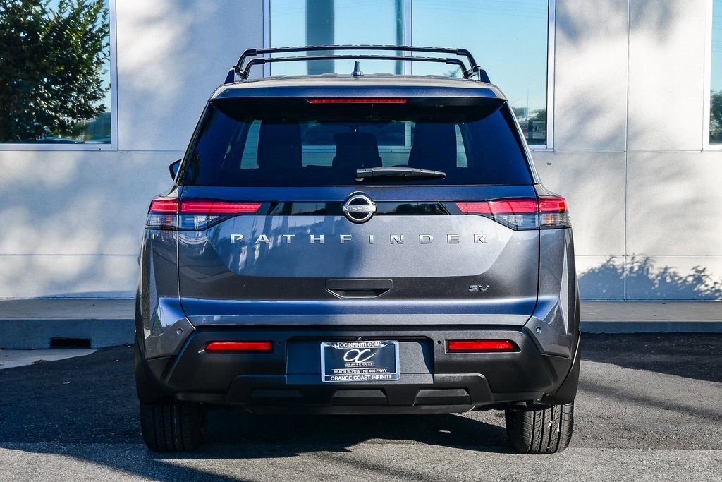 Used 2024 Nissan Pathfinder SV image 5