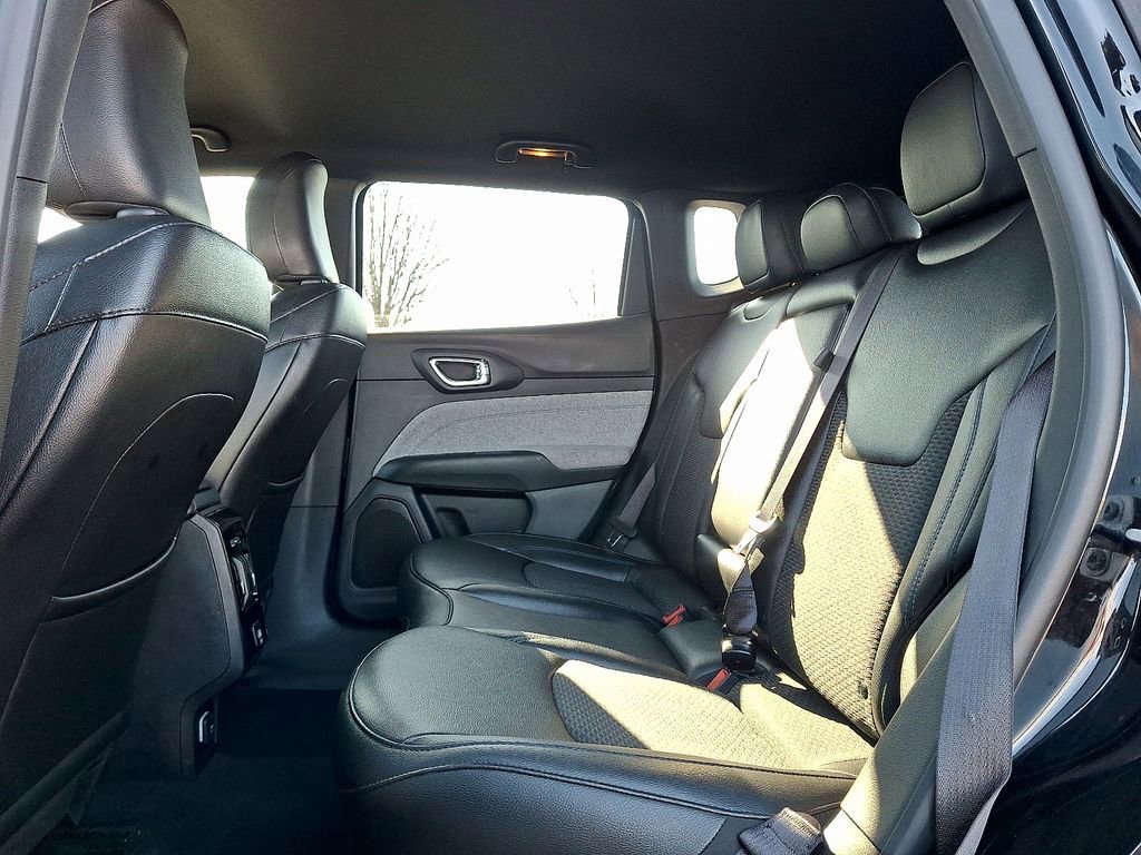 Used 2024 Jeep Compass Latitude image 10