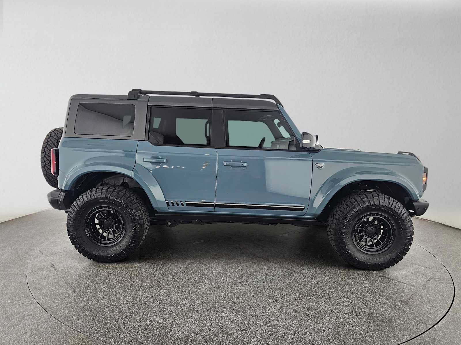 Used 2021 Ford Bronco First Edition AWD/4WD image 2
