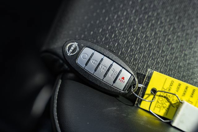 Used 2022 Nissan Rogue SV w/ SV Premium Package image 38