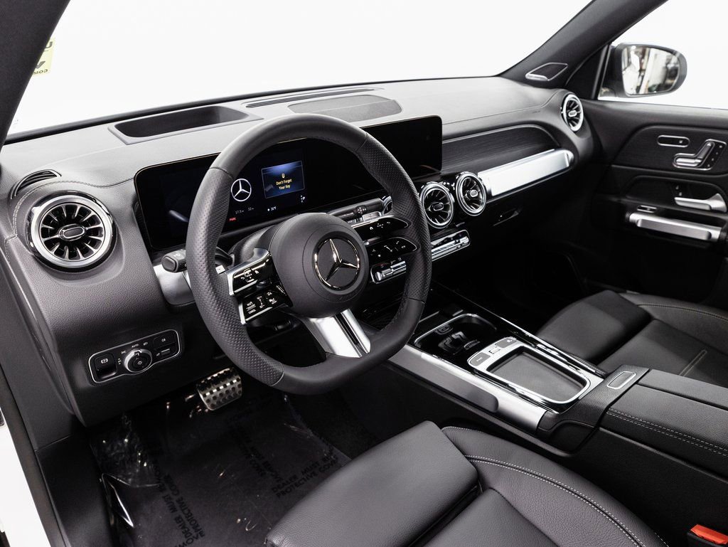 Used 2024 Mercedes-Benz EQB 350 4MATIC SUV image 8