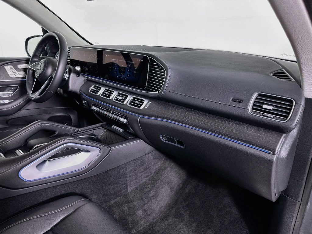 Used 2024 Mercedes-Benz GLS 450 4MATIC image 31