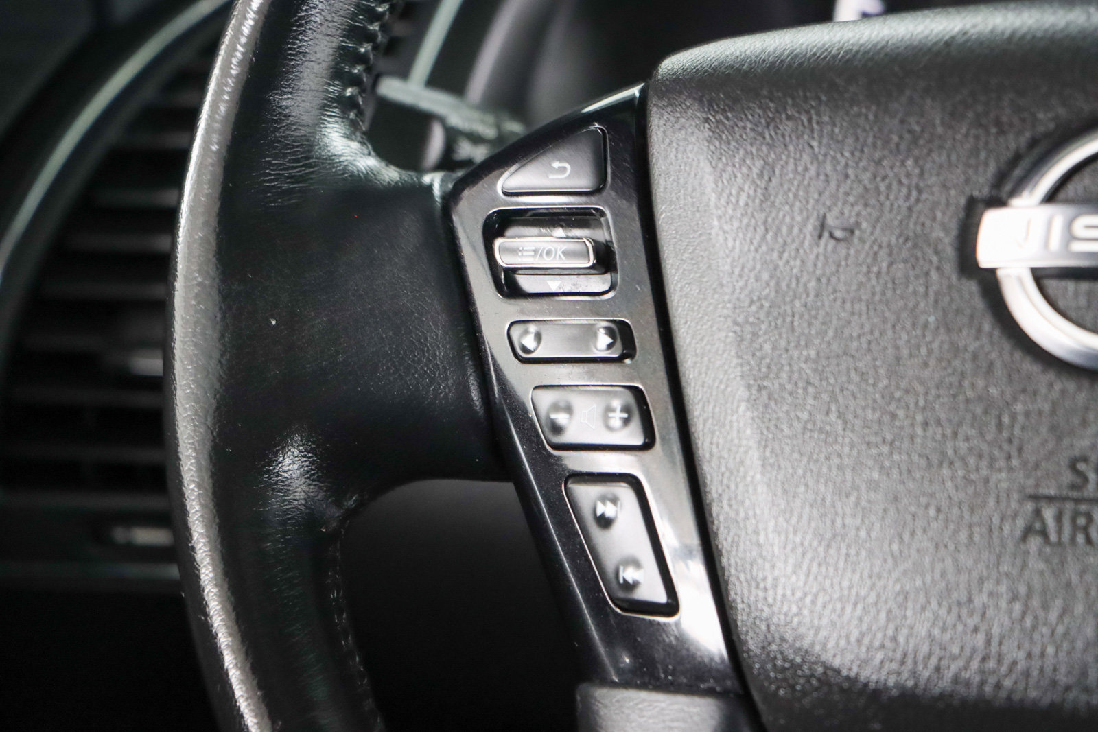 Used 2023 Nissan Armada SL w/ Midnight Edition Package AWD/4WD image 14