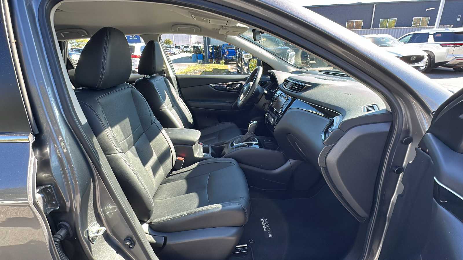 Used 2019 Nissan Rogue Sport SL AWD/4WD image 24