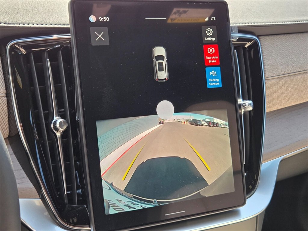 New 2026 Volvo XC90 B5 Core w/ Protection Package image 25
