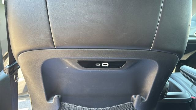 Used 2025 Chrysler Pacifica Select image 38