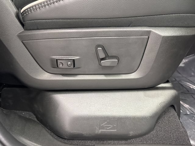 New 2026 RAM 2500 Laramie w/ Night Edition AWD/4WD image 25