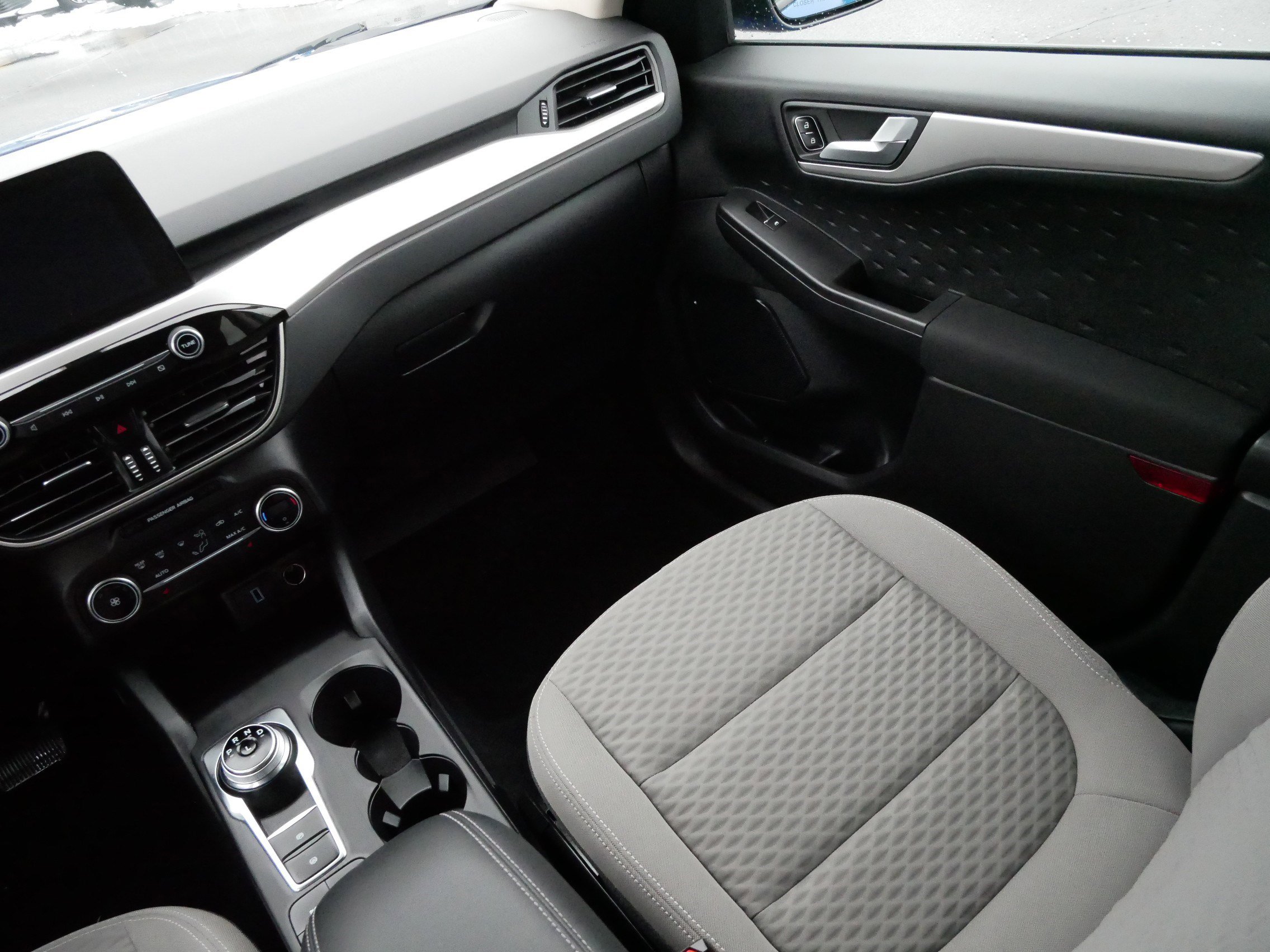 Used 2020 Ford Escape SE Sport image 11