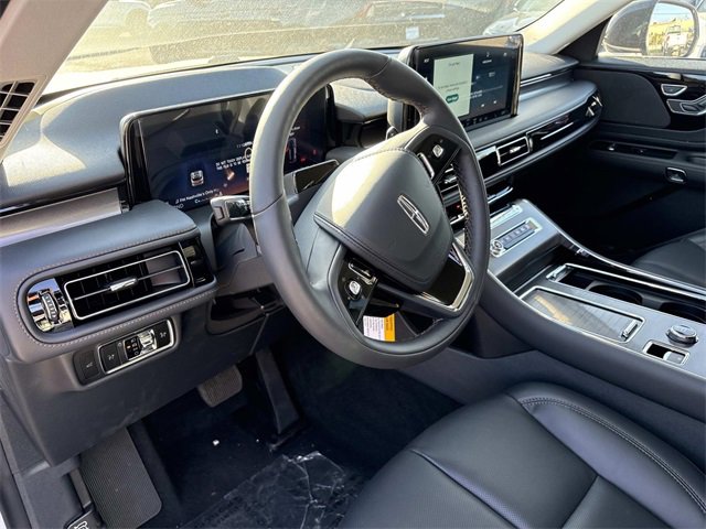 New 2026 Lincoln Aviator AWD w/ Jet Appearance Package image 25