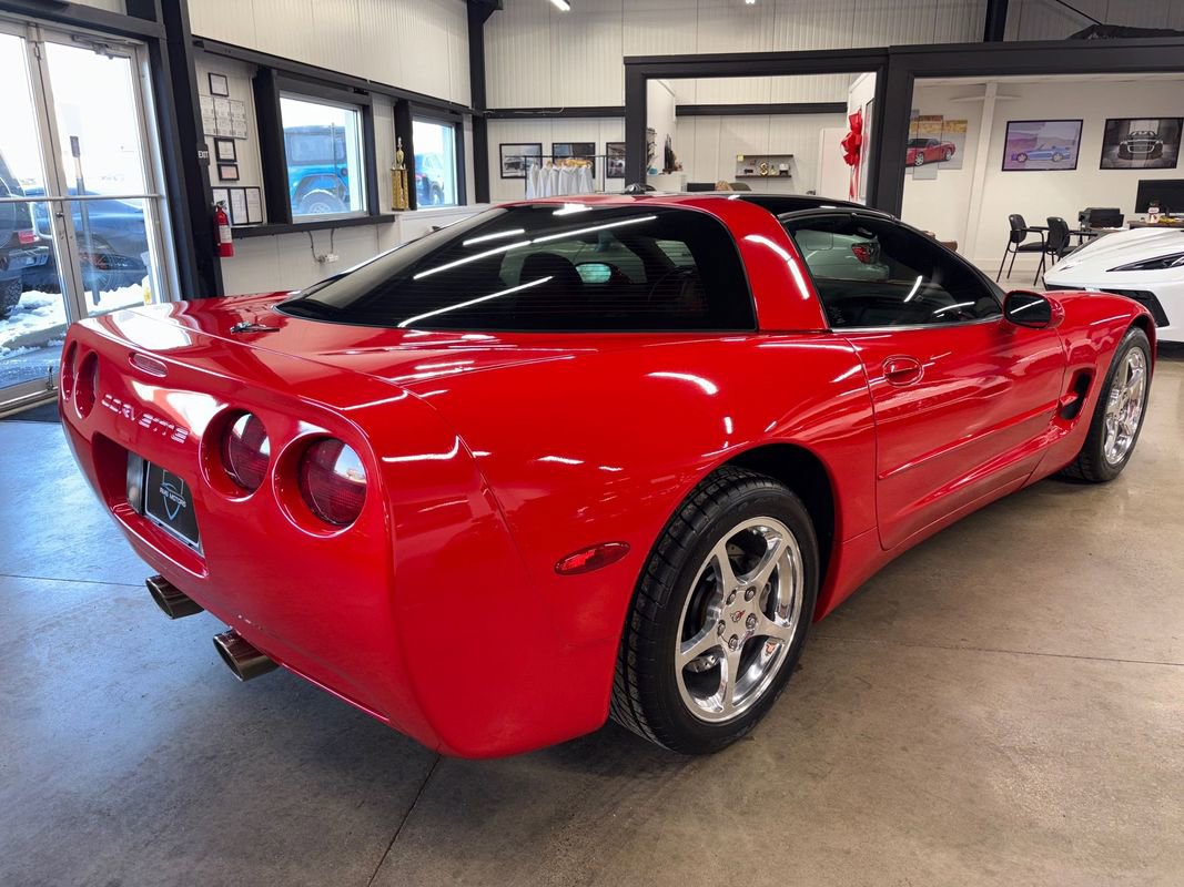 Used 2004 Chevrolet Corvette Coupe w/ Roof Package image 13