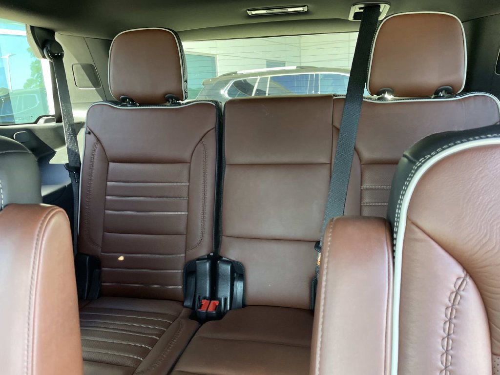 Used 2024 GMC Yukon Denali Ultimate AWD/4WD image 13
