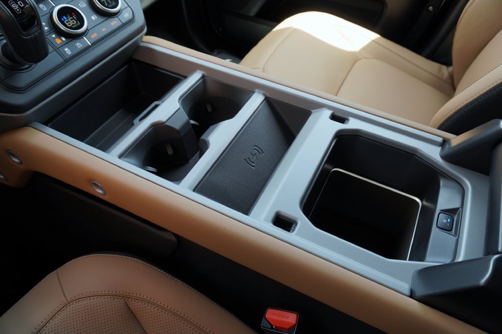 New 2026 Land Rover Defender 130 X AWD/4WD image 31