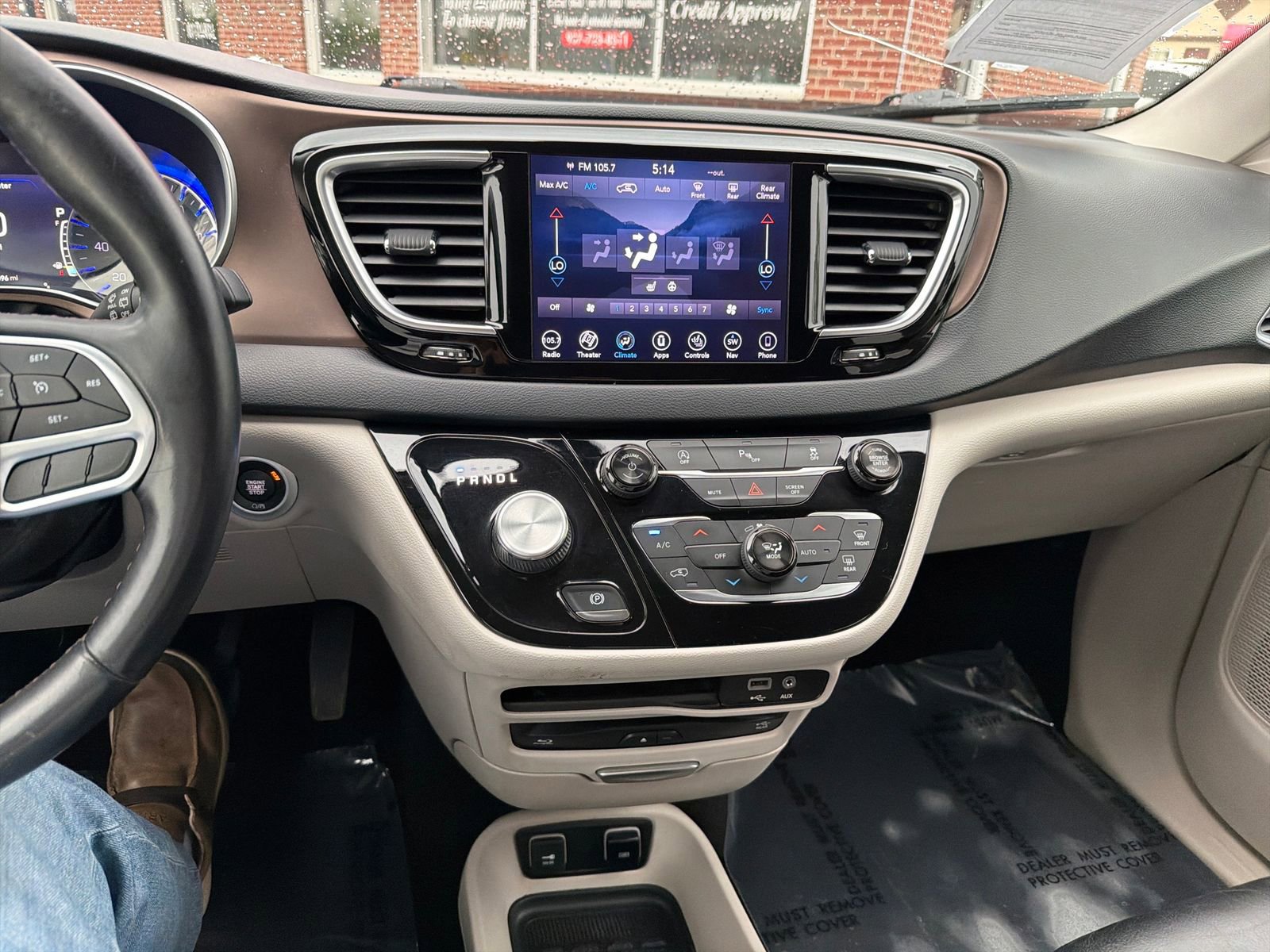 Used 2018 Chrysler Pacifica Touring-L Plus w/ Tire & Wheel Group FWD image 19