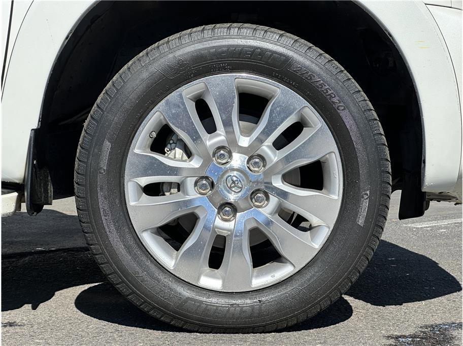Used 2012 Toyota Sequoia Platinum image 30
