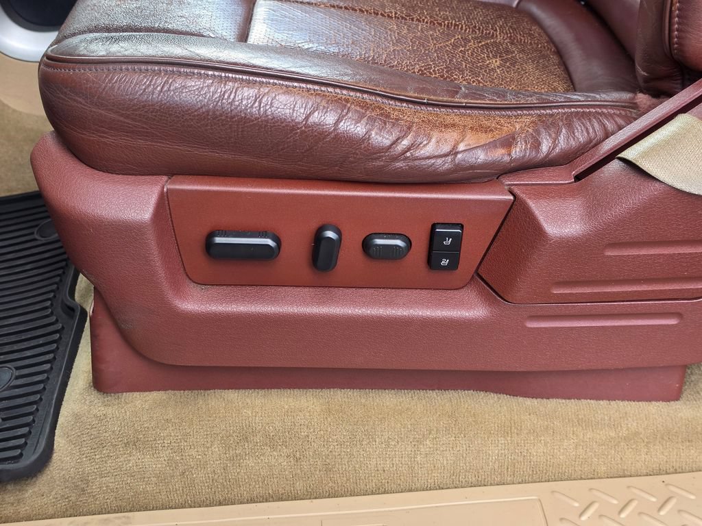 Used 2014 Ford F150 King Ranch w/ King Ranch Luxury Package RWD image 18
