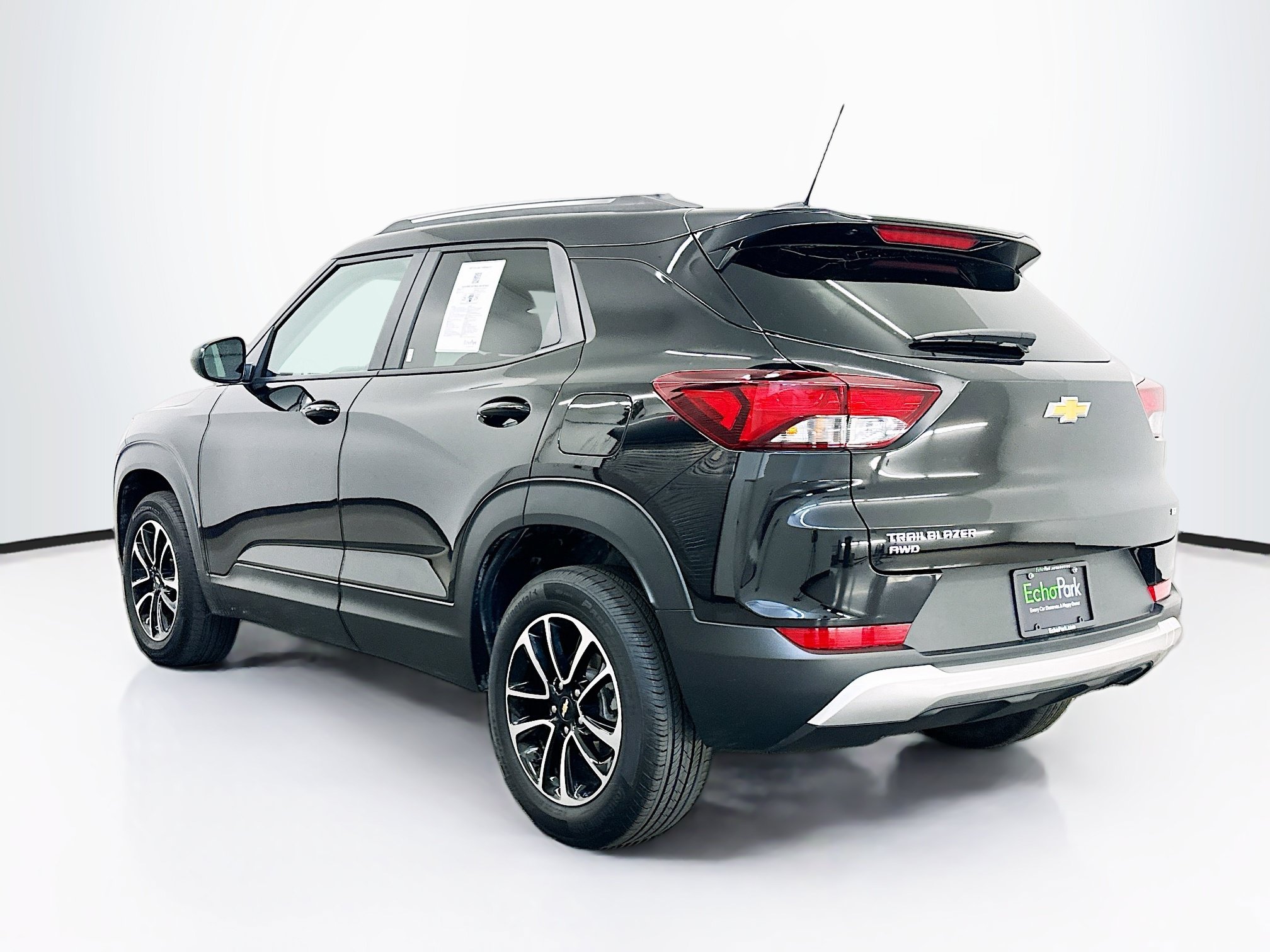 Used 2025 Chevrolet TrailBlazer LT AWD/4WD image 5