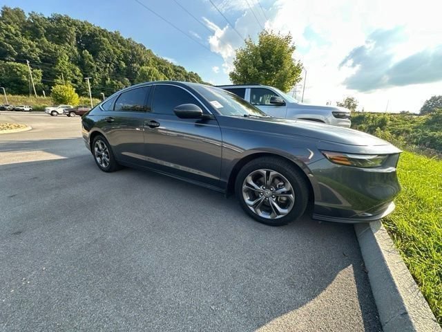 Used 2023 Honda Accord EX image 11