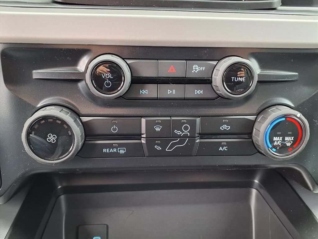 New 2026 Ford F250 XLT w/ FX4 Off-Road Package AWD/4WD image 10