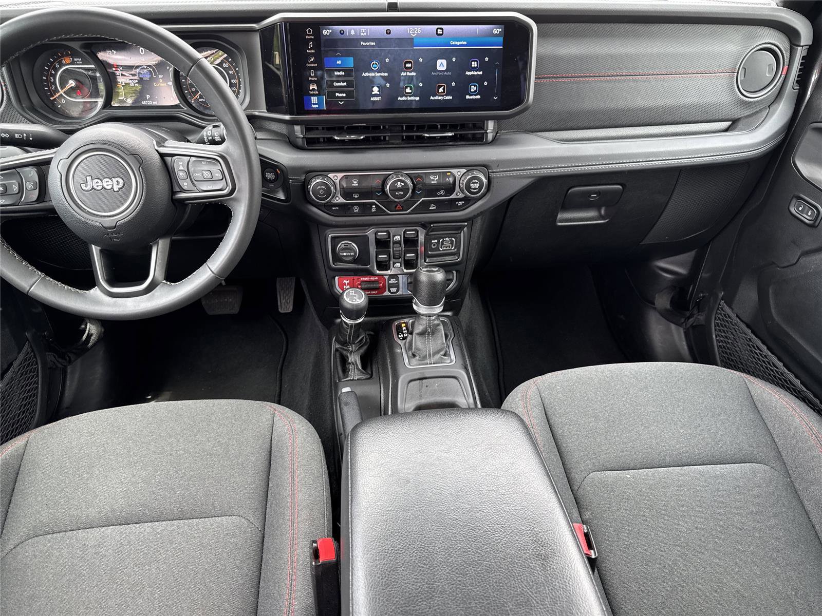 Used 2025 Jeep Wrangler Unlimited Rubicon AWD/4WD image 12