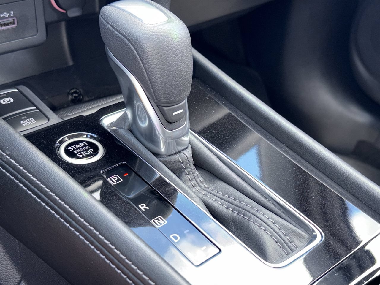 Certified 2024 Nissan Kicks SR FWD image 16