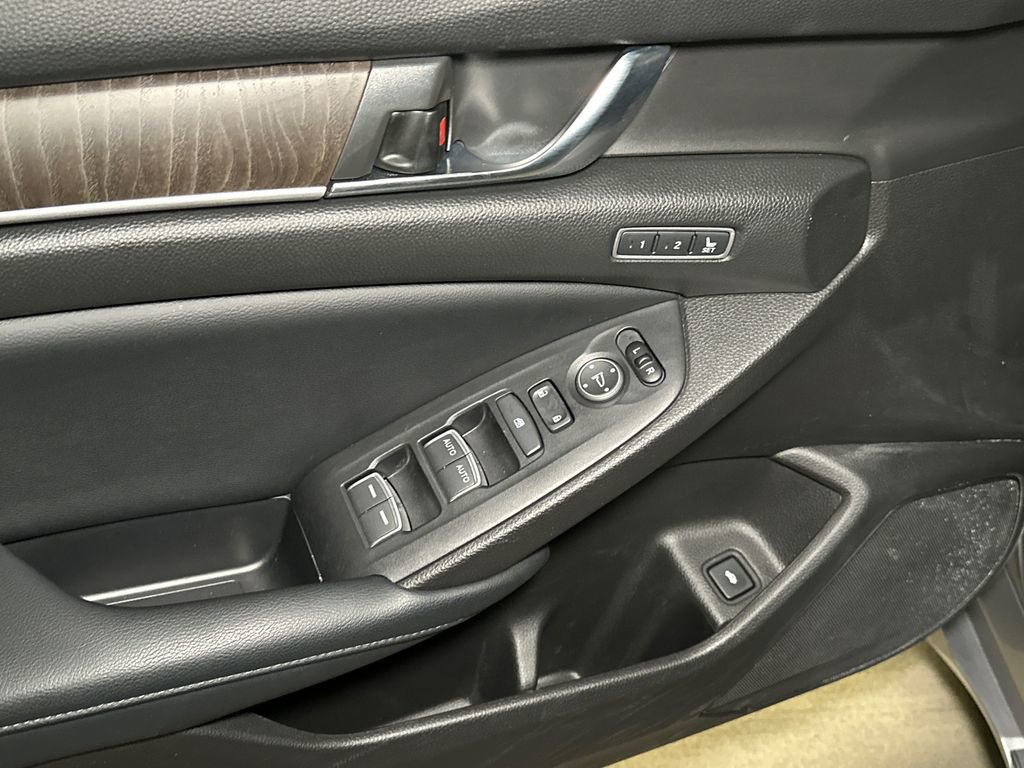 Used 2018 Honda Accord EX-L image 16
