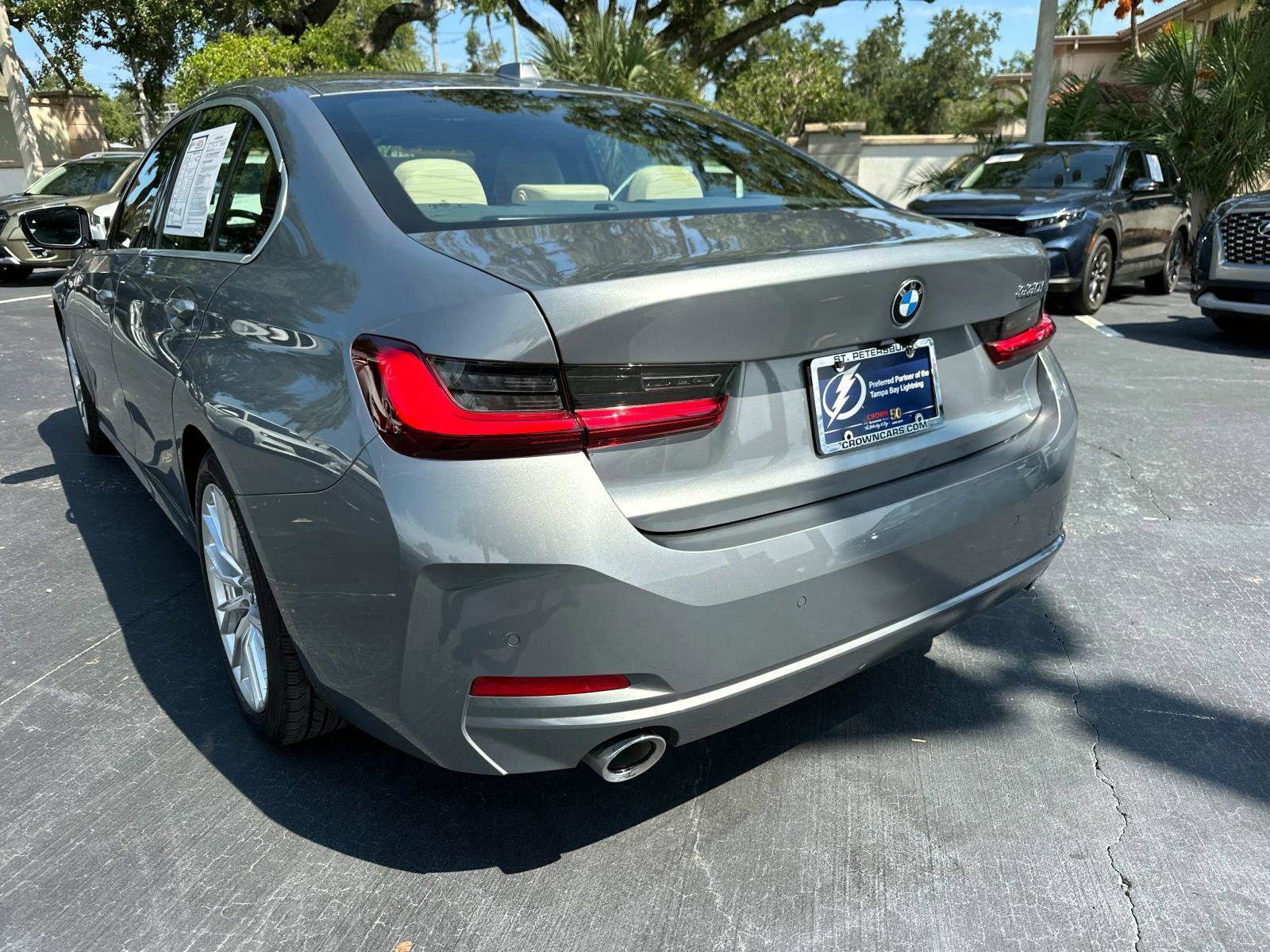 Used 2024 BMW 330i Sedan w/ Premium Package image 10