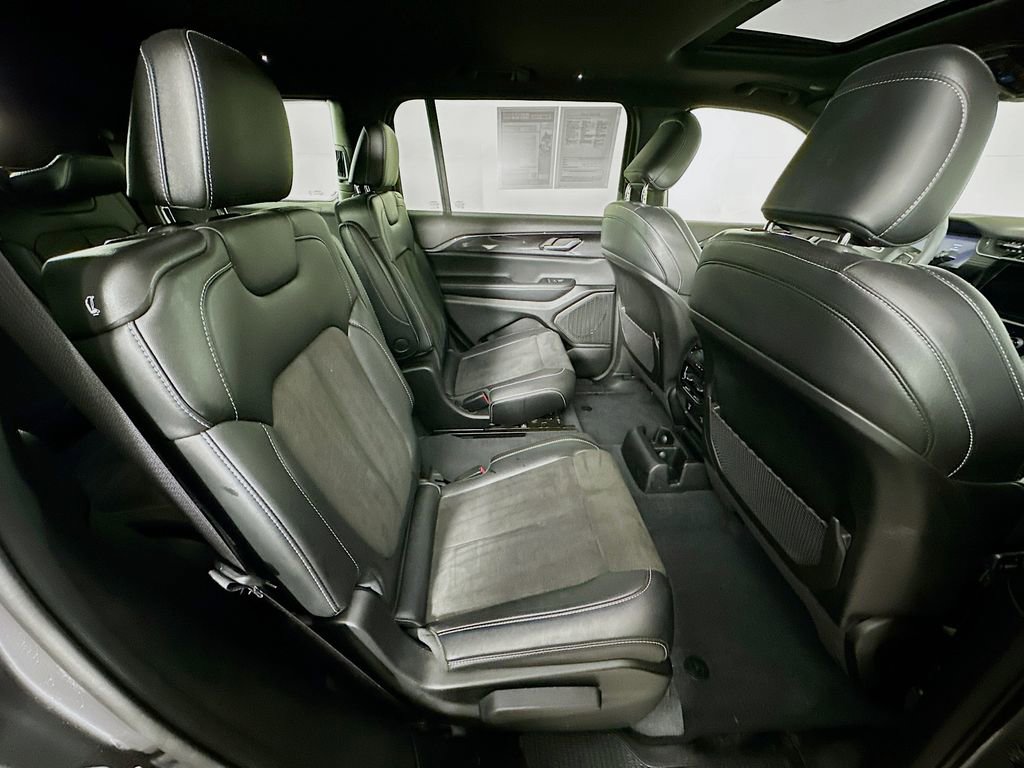 Certified 2023 Jeep Grand Cherokee L Laredo image 40