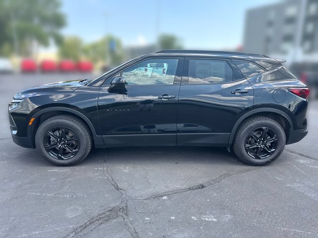 Used 2023 Chevrolet Blazer LT w/ Convenience Package AWD/4WD image 2