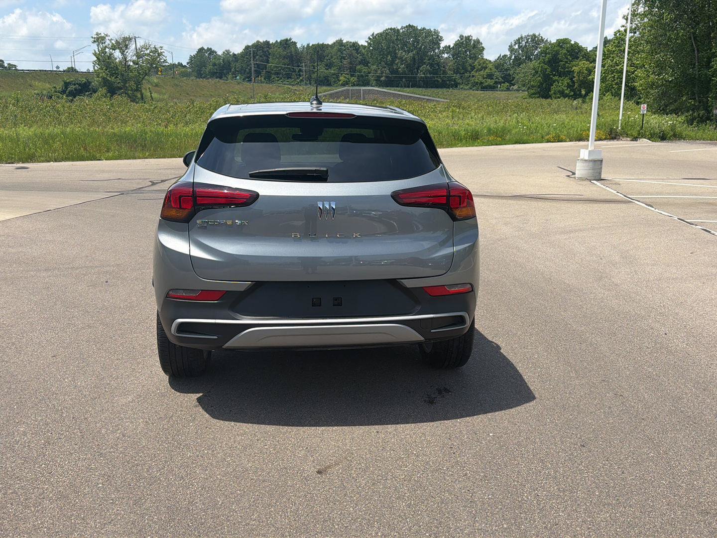 Used 2024 Buick Encore GX Preferred AWD/4WD image 4
